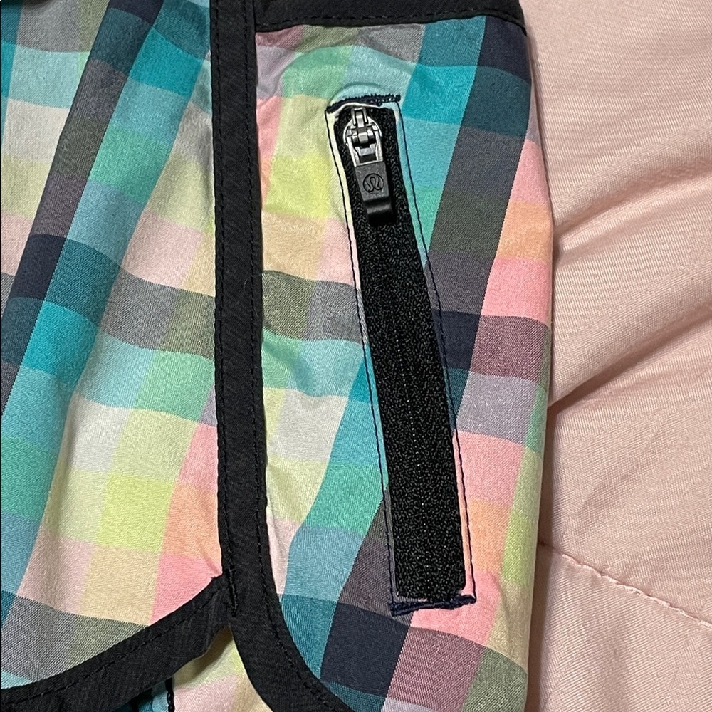 Lululemon Rare Plaid Tracker Speed Shorts II Like New Women’s Sz 6 Neon Rainbow - Picture 5 of 6